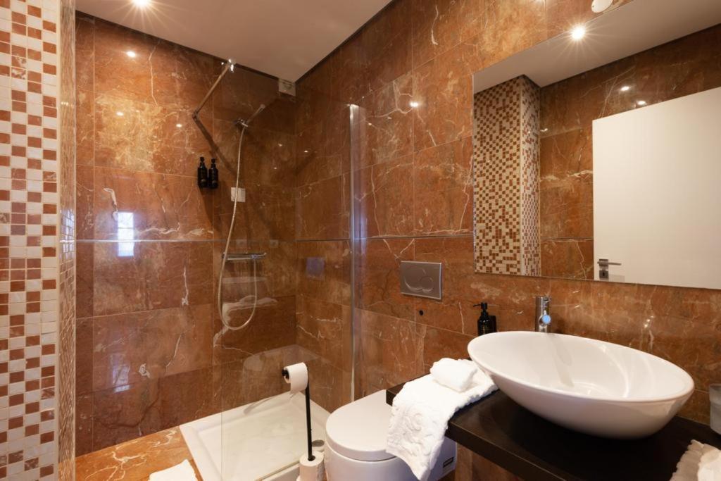 Bed and Breakfast Fab'S House Фару Екстер'єр фото